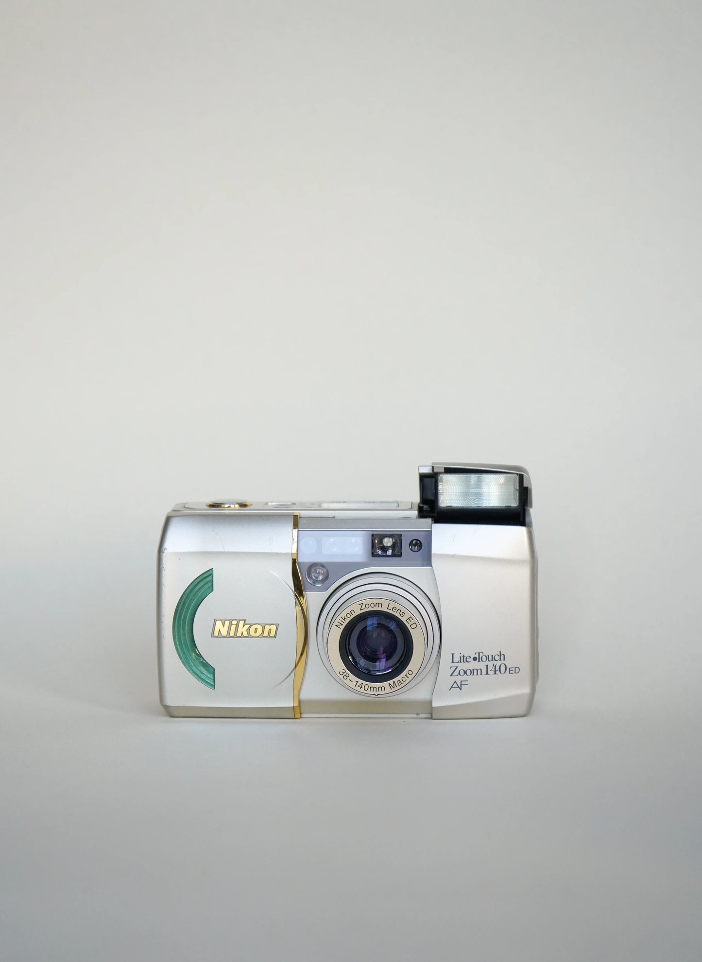 Nikon Lite Touch Zoom 140